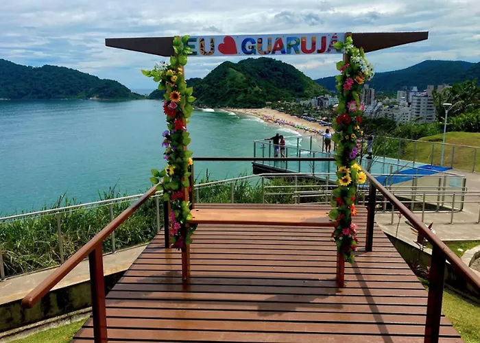 Apartamento em Guarujá Praia do Tombo, 300mts do mar - TOMBO BEACH HOST